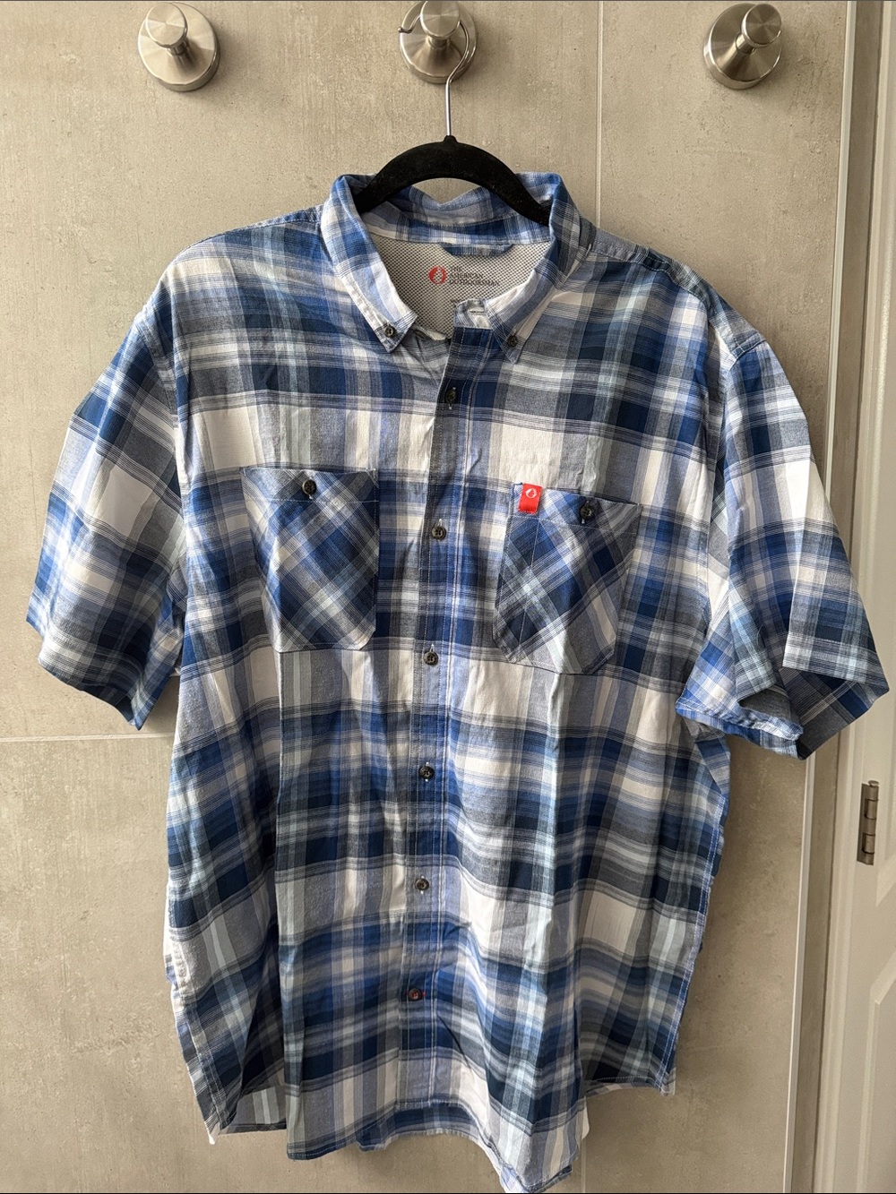 Men's Blue Plaid Short-Sleeve Button-Up Shirt - Casual Workwear. Size: XXL
